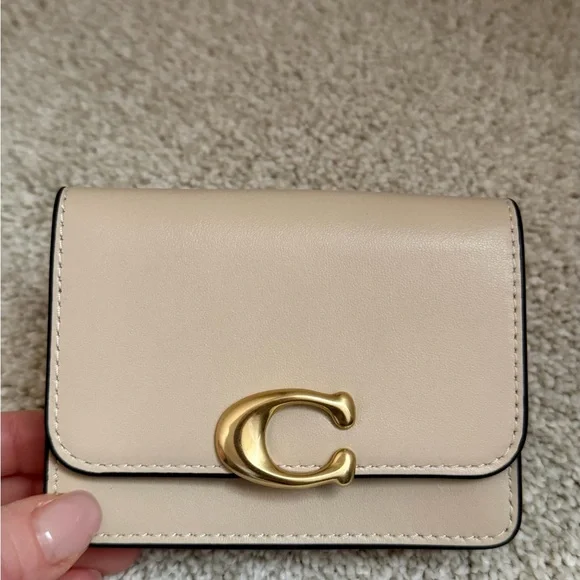 NWT Brand New Coach Bandit Card Case in Ivory - Picture 2 of 6